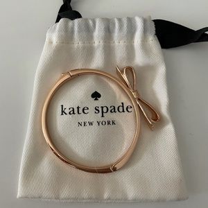 SOLD • Kate Spade • Rose Gold Bow Bangle 🎀
